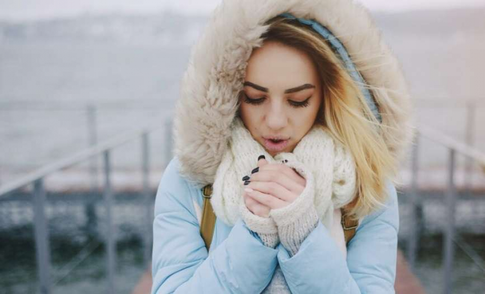 Без алкоголя и мокрой одежды: sos-советы при переохлаждении prostooleh / ru.freepik.com